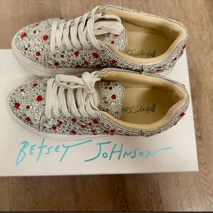 Betsey Johnsons SIDNY all-over rhinestone platform sneakers size 7